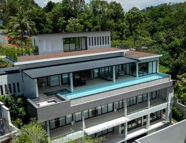 Villa with Garden View