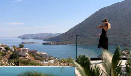 Cueva Villa I, a unique escape by the sea