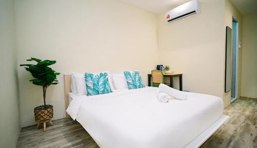 Standard Queen Room