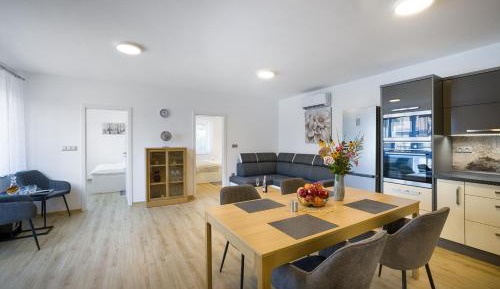 Two-Bedroom Deluxe Apartment with Balcony