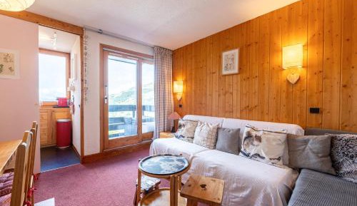 Superior One-Bedroom Apartment with Balcony