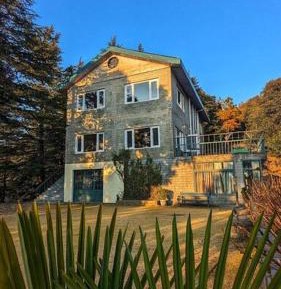 Villa with Garden View