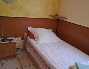Small Single Room