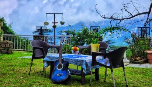 Suite with Mountain View