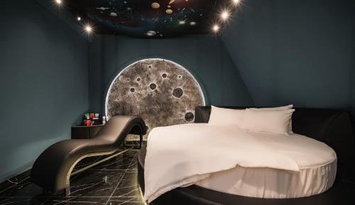 Standard King Room