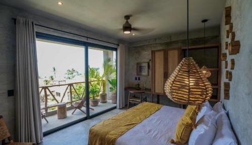 Deluxe Double Room with Balcony and Sea View
