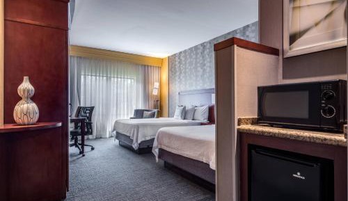Deluxe Queen Room with Two Queen Beds