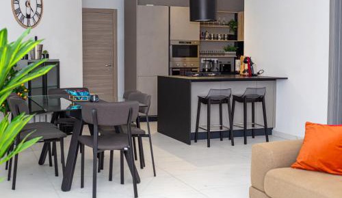 Three-Bedroom Deluxe Apartment