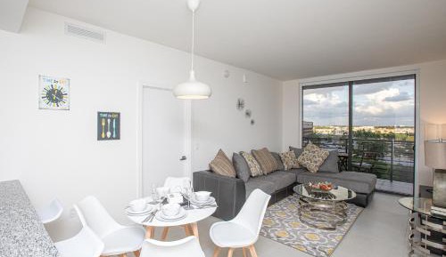 Deluxe One-Bedroom Apartment