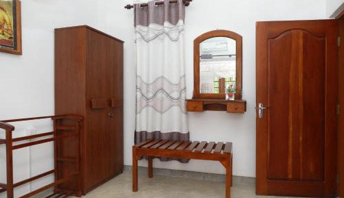 Queen Room with Garden View