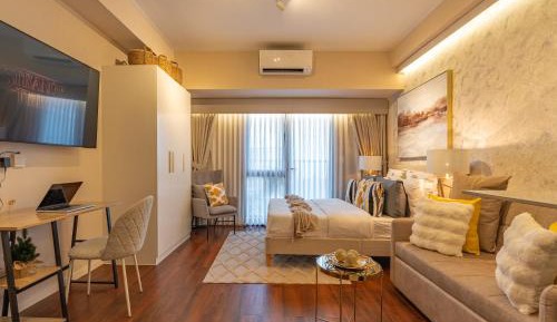 Studio Apartment with Balcony