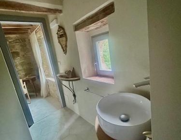 Deluxe Queen Suite