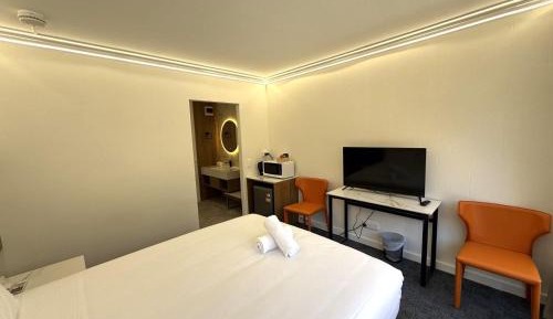 Queen Room