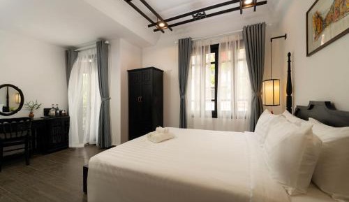 Deluxe Double Room with Balcony