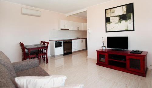 Two-Bedroom Deluxe Apartment with Ocean View