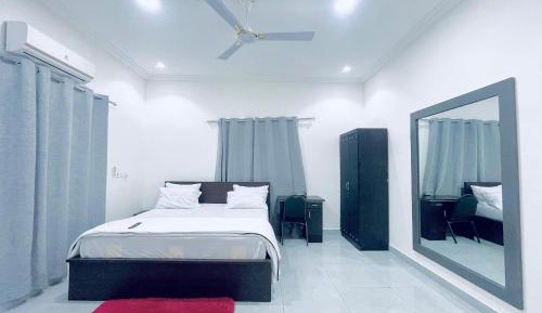 Deluxe Queen Room