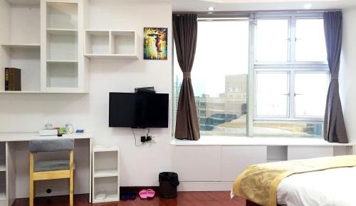 Deluxe Queen Room