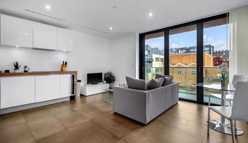 One-Bedroom Apartment with City View