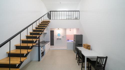 Studio 2