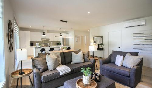 Two-Bedroom Deluxe Apartment with Balcony