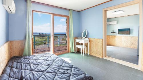 Triple Room with Sea View