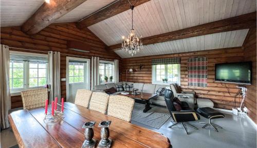 Four-Bedroom Holiday Home