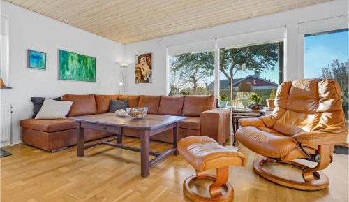 Three-Bedroom Holiday Home 