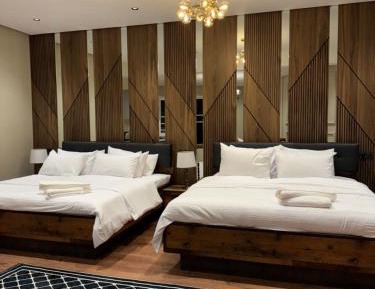 Deluxe One-Bedroom Apartment
