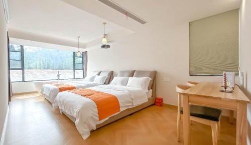 Deluxe Family Room