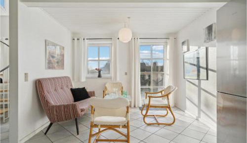Eight-Bedroom Holiday Home