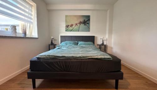 One-Bedroom Apartment with Balcony