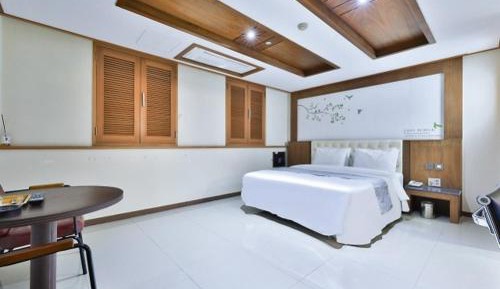 Double Room 4