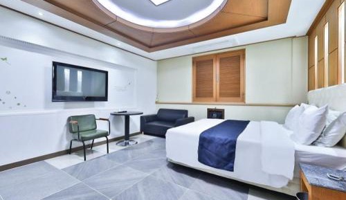 Double Room 2