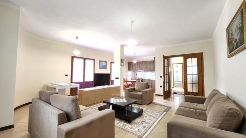 Three-Bedroom Apartment with Balcony