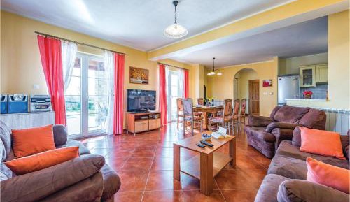 Four-Bedroom Holiday Home