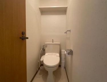 Two-Bedroom Apartment with Mountain View