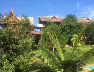 Villa with Mountain View