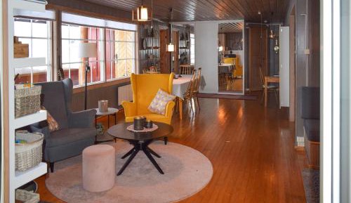 Three-Bedroom Holiday Home 