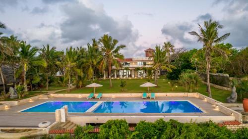 Villa - Beach Front