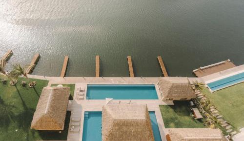 Deluxe Twin Room with Sea View