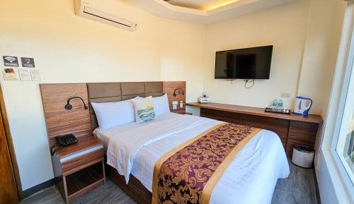 Deluxe Queen Room