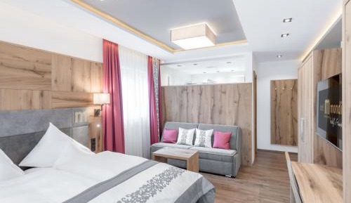 Deluxe Double Room with Extra Bed