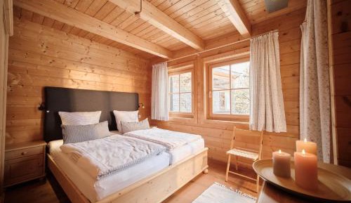 Apartment with Mountain View