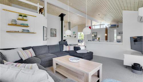 Three-Bedroom Holiday Home 