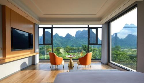 Deluxe King Room