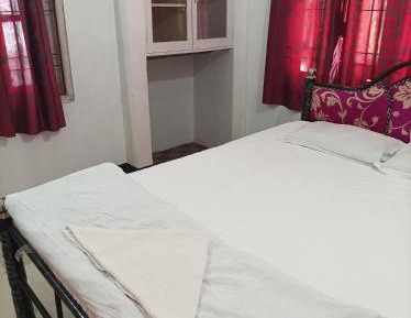 Deluxe Double Room (2 Adults + 1 Child)