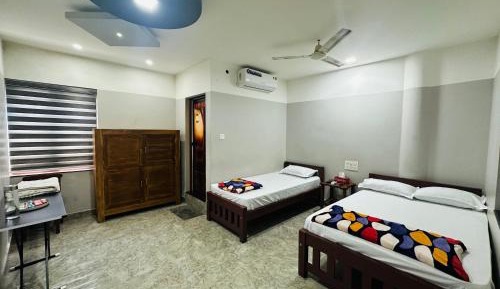 Deluxe Double Room (2 Adults + 1 Child)