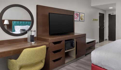 King Room with King Bed - Non-Smoking