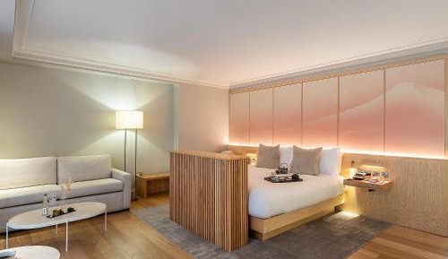 King Studio with Sofa Bed
