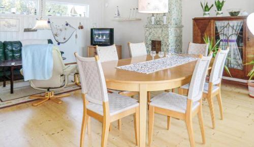 Three-Bedroom Holiday Home 